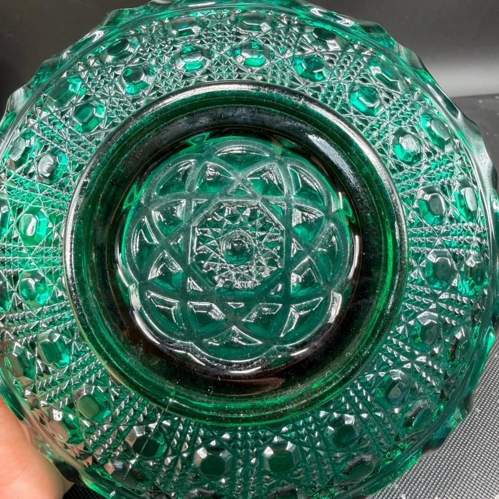 Imperial Glass Emerald Green Lace Edge Pressed Glass Bowl Geometric Star Pattern